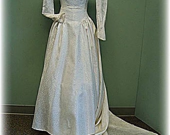 Vintage 40's White Brocade Wedding Gown With Heart Shaped Neckline