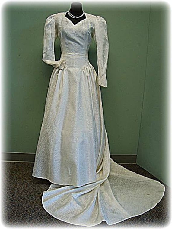 Vintage 40's White Brocade Wedding Gown With Heart