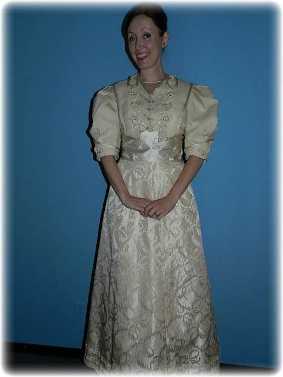 Antique Victorian Champagne Beige Walking Suit wit