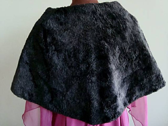 Vintage Circular Faux Fur Capelet - image 3