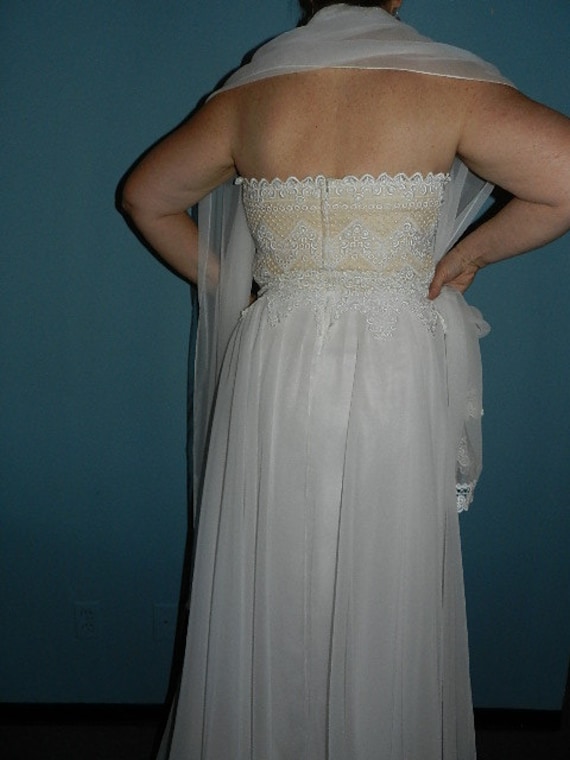 Vintage White Formal Evening Gown Prom or Wedding… - image 3