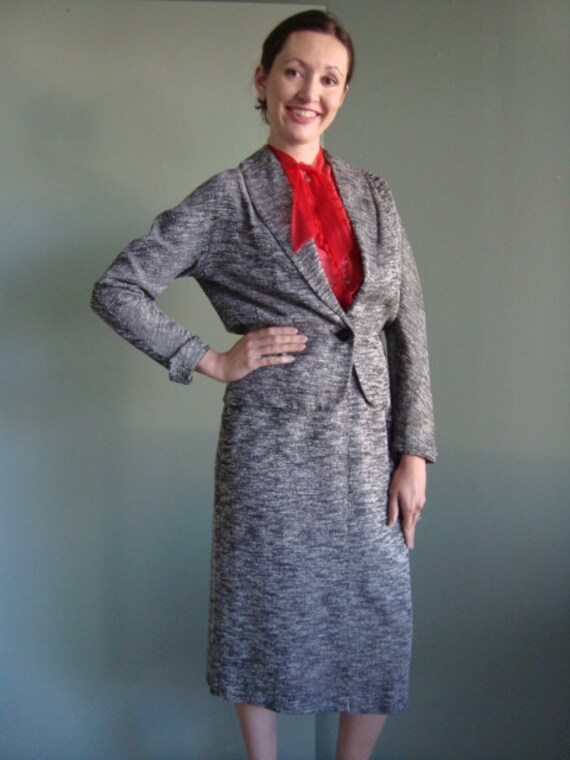 1940s Gray & Black Tailored Vintage Skirt Suit