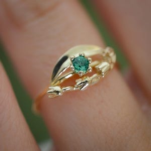 Solid Gold Lily of the Valley Ring with AA Lab-Made Emerald – May Birth Flower Jewelry