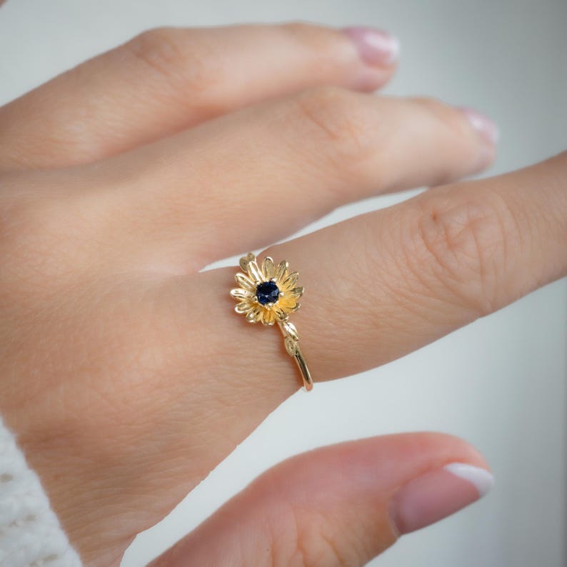 Asterbloemring: geboortesteen saffier, 14k gouden plaat, vermeil of massief zilver afbeelding 9