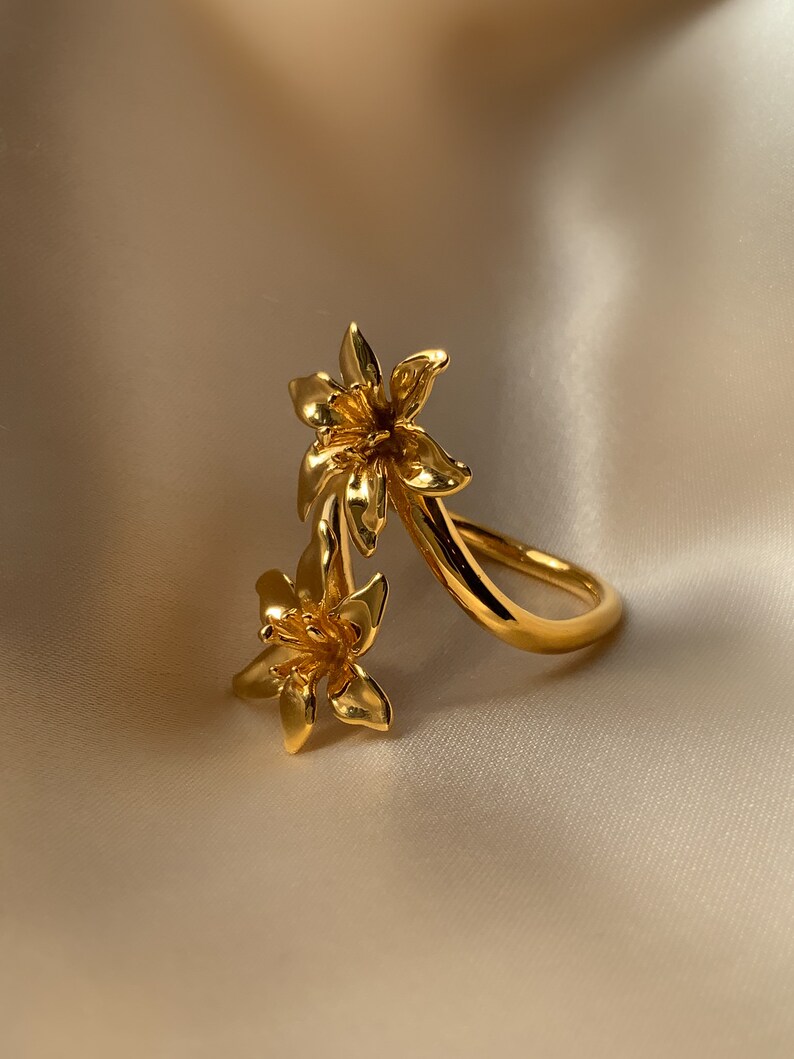 Lily Flower Ring in Gold Etsy
