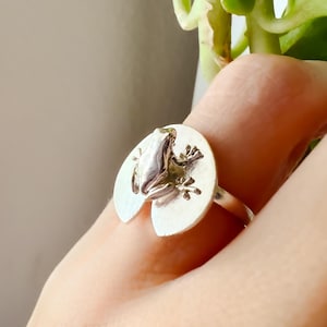 Frog and Lily Pad Fidget Ring in Sterling Silver or Vermeil matte finish