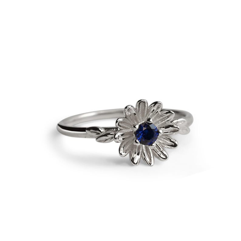 Asterbloemring: geboortesteen saffier, 14k gouden plaat, vermeil of massief zilver Zilver