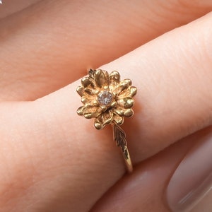 Daisy Ring •  April Birth Flower Ring • White Sapphire • 14k Solid Gold or Solid Silver  • Hypoallergenic • Genuine Gemstones