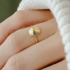 Single Dainty Seashell Ring in Solid 14K Yellow Gold, 14k White Gold ...