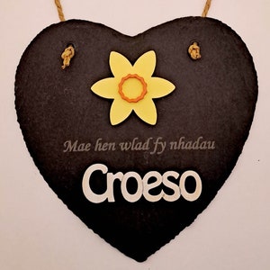 Bespoke heart shaped slate memento with yellow wood daffodil & Croeso (Welcome)  Made on our premises