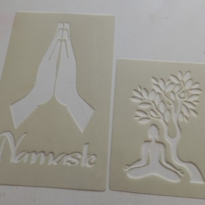 Mots Namaste avec les mains et Bouddha avec pochoir d’arbre pour la décoration murale / carte de fabrication de pic 4 « - 8 » plastique Hindouisme hindouisme