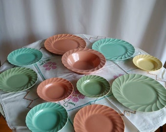 Metlox Poppytrail Yorkshire pastel swirl California pottery MCM Mid Century modern plates bowl set wall display