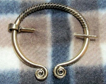 Celtic Knot Cloak Pin 2 1/4" Penannular Brooch Antique Brass Tone CP6