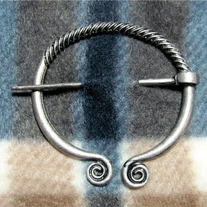 Celtic Knot Cloak Pin 2 1/4" Penannular Brooch Silver Tone CP10