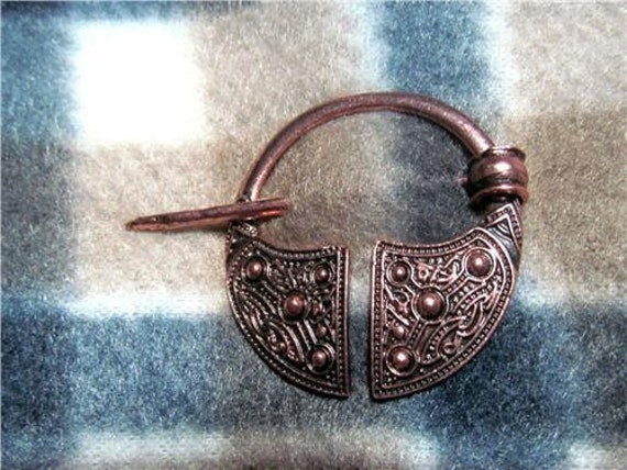 Celtic Viking Cloak Pin 1 1/2 Penannular Brooch Antique Copper Tone CP2