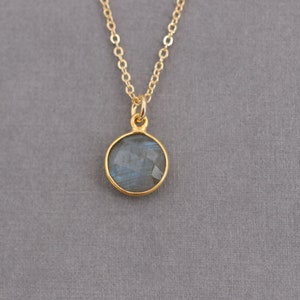 Goldfilled necklace, gold necklace, goldfill chain, gray, Labradorite, necklace with pendant, round Labradorite pendant, gift