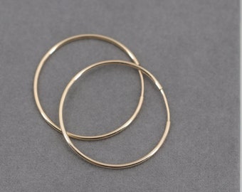 Gouden hoepel oorbellen, gouden hoepels, ringen, trend sieraden, goud gevulde hoepel oorbellen, subtiele sieraden, 14 K gouden vulling hoepel oorbellen, modern