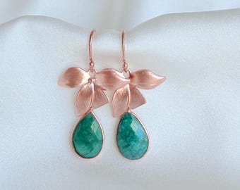 Rose gold-plated earrings with emerald, rose earrings with flowers, rose blossoms