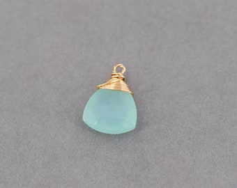 Dreieck Anhänger, aqua Chalcedon Anhänger, Quarz Anhänger, türkis Edelstein Anhänger,  trend Schmuck, blauer Chalcedon Anhänger