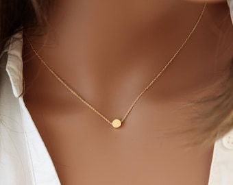 Collier avec disque, fine chaîne plaquée or avec point, chaîne avec petit pendentif rond, cadeau demoiselle d'honneur, cadeau pour petite amie