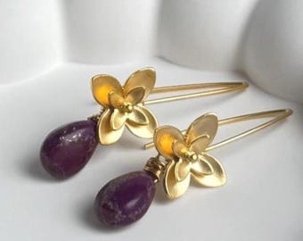 Gold-plated flower earrings with turquoise stone pendants – handmade earrings – elegant statement earrings – gift for her