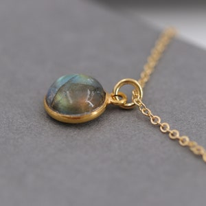 Goldfilled necklace, gold necklace, goldfill chain, grey, labradorite, chain with pendant, round labradorite pendant, gift