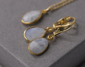 Goldfilled Earrings, Earrings Moonstone, Gemstone Earrings, Rainbow Stone, Wedding Jewelry, Gemstone Jewelry, White Stone