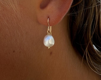 Golden Pearl Earrings for Women – Baroque Freshwater Pearls, Elegant Drop Earrings, Minimalist Bridal Jewelry, Gift for Her