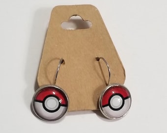 Kolczyki Vintage Pokeball: Biżuteria dla graczy w stylu retro