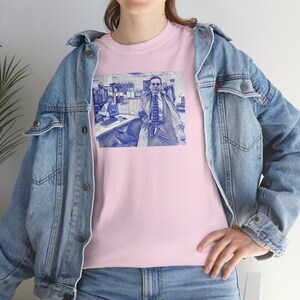 The Office Michael Scott Flashing T-Shirt Funny Scene Unisex Heavy Cotton Tee Dunder Mifflin Christmas Gift Light Pink