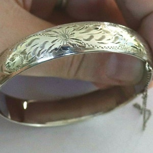 Vintage c1950s Sterling Silver Floral Bangle Bracelet Hallmarks Mod Retro Atomic