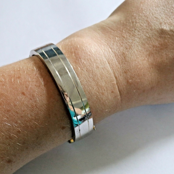 C1950s Vintage 12k White Gold Filled Bangle Bracelet 