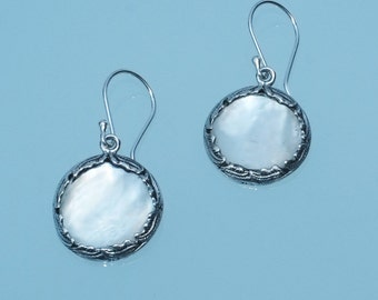 BOUCLES D'OREILLES NACRE 10