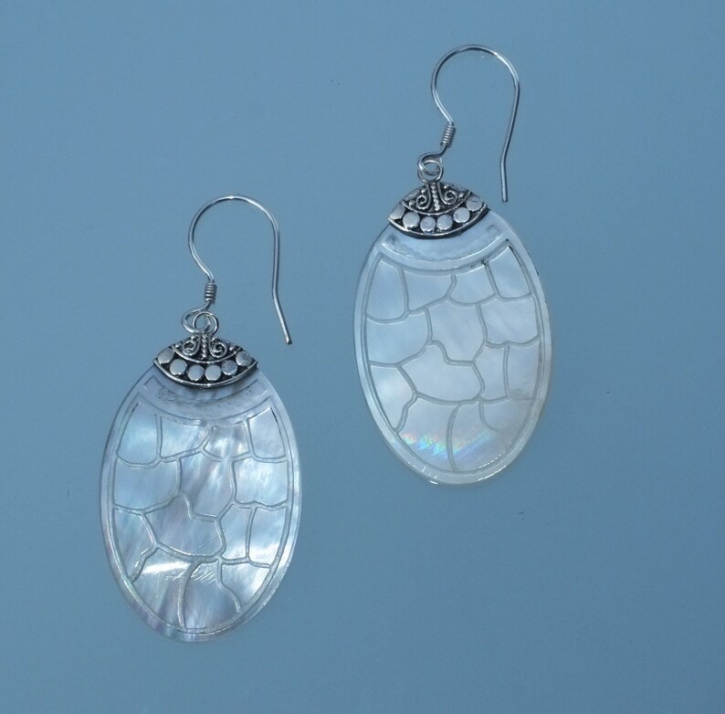 EARRINGS MOTHER of PEARL 15