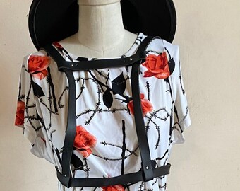 Vintage Y2K Stretch Goth Barbed Wire And Roses  White Soft Punk Blouse