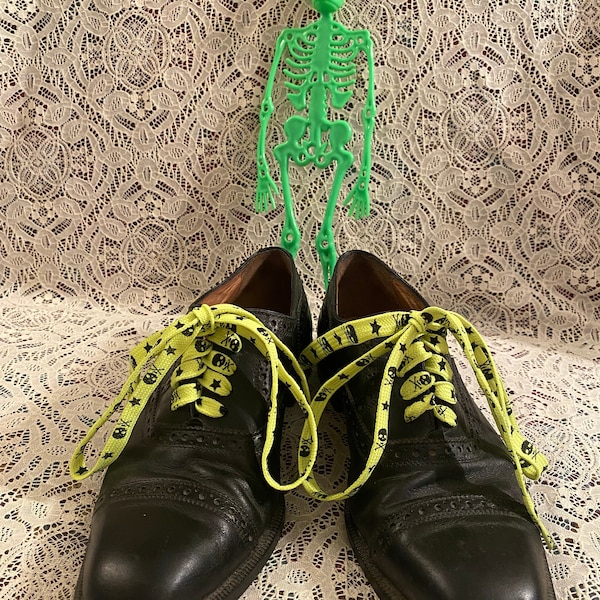 Vintage 80s Witchy Black Leather Brogue Oxfords With Yellow Skull Laces  Women’s 9