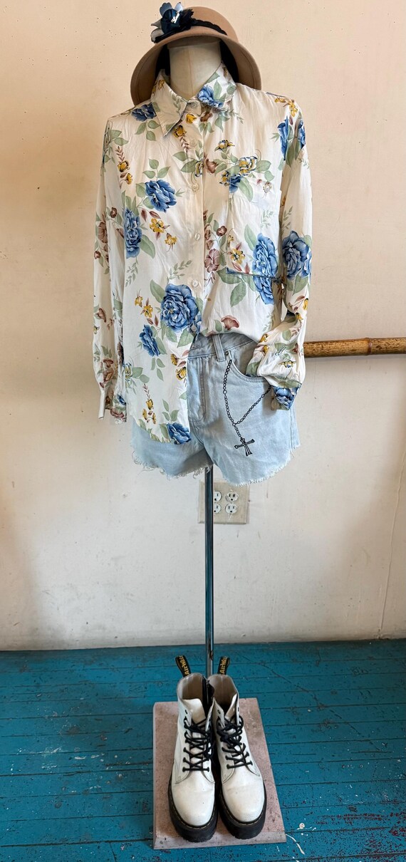 Vintage 90’s iLio White Floral Romantic Grunge Loose Fit Rayon Blouse