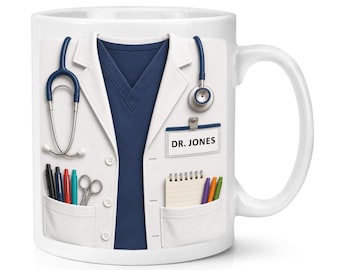Taza personalizada de 295 ml con diseño de traje de médico - Nombre personalizado, compañero de trabajo, broma divertida, papá, Día del Padre, mamá, Día de la Madre