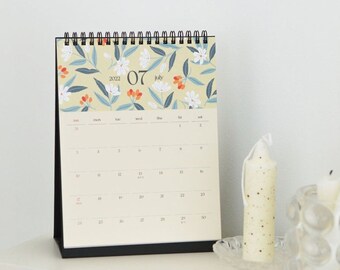 White m·kvfa 2020 Mini Desk Calendar Stand Up Flip Calendar Daily Monthly Table Planner Agenda Organizer for Home School Office Use