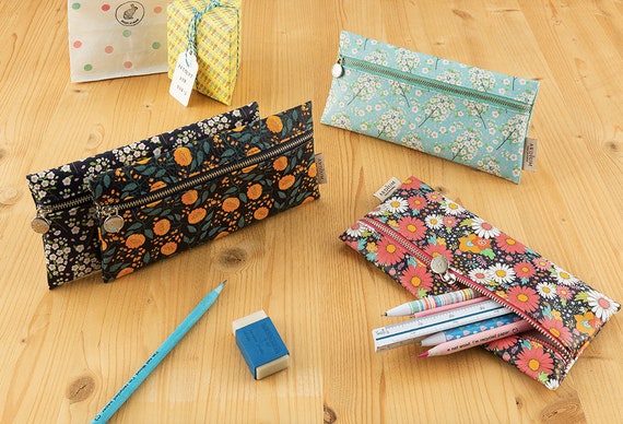 Flower Pencil Case / Flowery Pen Case / Floral Pencil Pouch / Pen Pouch /  Zipper Pouch / Zipper Bag / Makeup Bag / School Supplies 