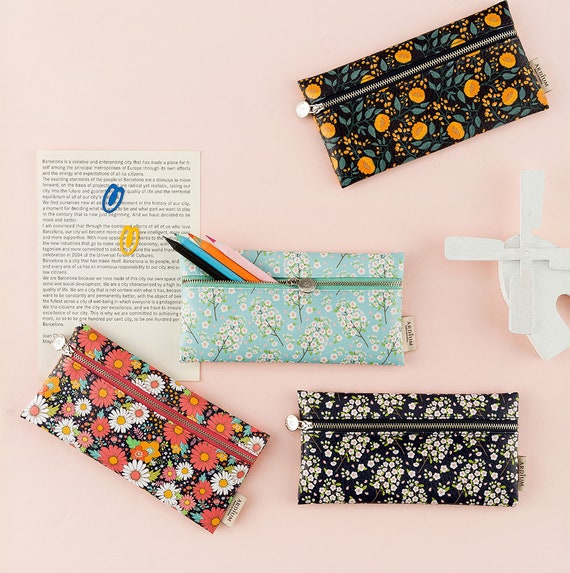 Flower Pencil Case / Flowery Pen Case / Floral Pencil Pouch / Pen Pouch /  Zipper Pouch / Zipper Bag / Makeup Bag / School Supplies 