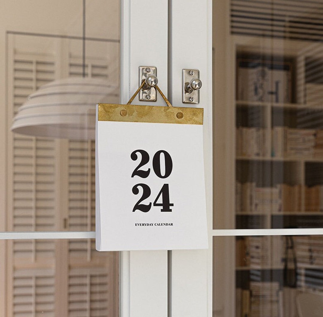 2024 Daily Calendar L / 2024 Wall Calendar / Gold, Brass / 2024
