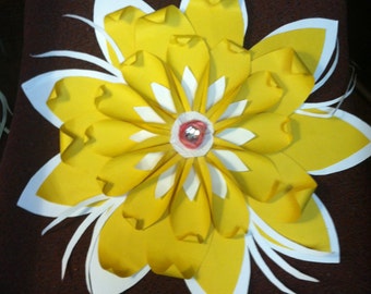 Giant 18" Paper Flower - Daffodil