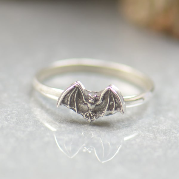 Sterling silver bat ring.Halloween Ring. Mystery magic jewelry.Artisan handmade ring.Halloween jewelry.Spider ring