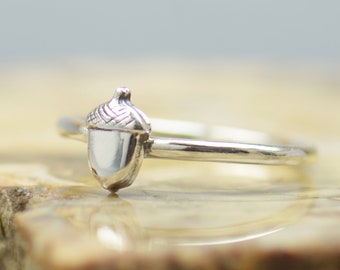 Sterling silver Tiny acorn ring.Artisan handmade.Acorn  jewelry