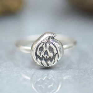 Sterlingzilveren Pumpkin Jack O&#39;lantern-ring. Halloweenring. Pompoenring Mysterieuze magische sieraden. Ambachtelijke handgemaakte ring. Halloween-sieraden
