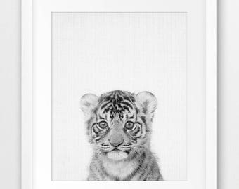 Stampa tigre, arte della parete degli animali della scuola materna, poster del cucciolo di tigre, arte degli animali per bambini, decorazione della scuola materna, bianco nero, decorazione della camera dei bambini, arte digitale stampabile