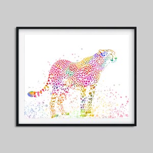 以下が含まれることがあります： 白い背景に、カラフルな水彩画で描かれたチーターのイラスト。チーターは虹色の模様で立っている様子が描かれている。