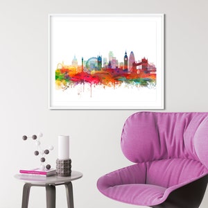 Puede incluir: Una pintura de acuarela del horizonte de Londres, con monumentos emblem&aacute;ticos como el London Eye, el Big Ben y el Tower Bridge. La pintura est&aacute; realizada en un vibrante arco&iacute;ris de colores, con salpicaduras de pintura que se extienden m&aacute;s all&aacute; del horizonte.