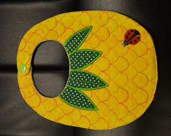 In-the-hoop Quilted Pineapple Bib Embroidery Design for 8*10"(200*260mm) , 8*12"(200*300mm) or 7*12 "(180*300mm)hoops